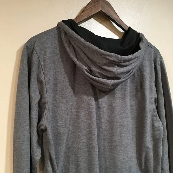 Cincinnati Reds Long Sleeve Hooded T-Shirt Womens M Gray Baseball MLB Logo Sport - Picture 7 of 9